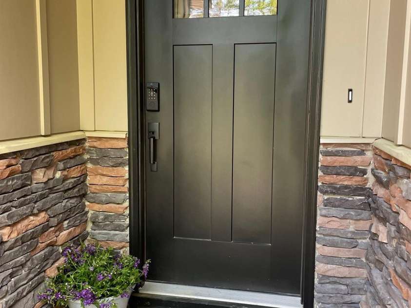 6519 Pargo Road, Charlotte, NC 28216.  MLS# CAR4246671, YatesRealty ID 16937. Entrance front door