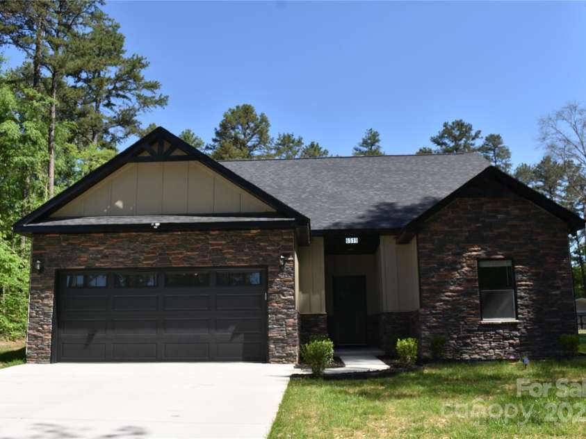 6519 Pargo Road, Charlotte, NC 28216.  MLS# CAR4246671, YatesRealty ID 16937. Front of the home
