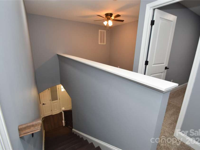 6519 Pargo Road, Charlotte, NC 28216.  MLS# CAR4246671, YatesRealty ID 16937. Landing on Second Level.