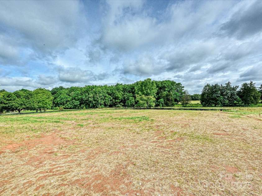 1172 Springlake Road, York, SC 29745.  MLS# CAR4261465, YatesRealty ID 16938. 