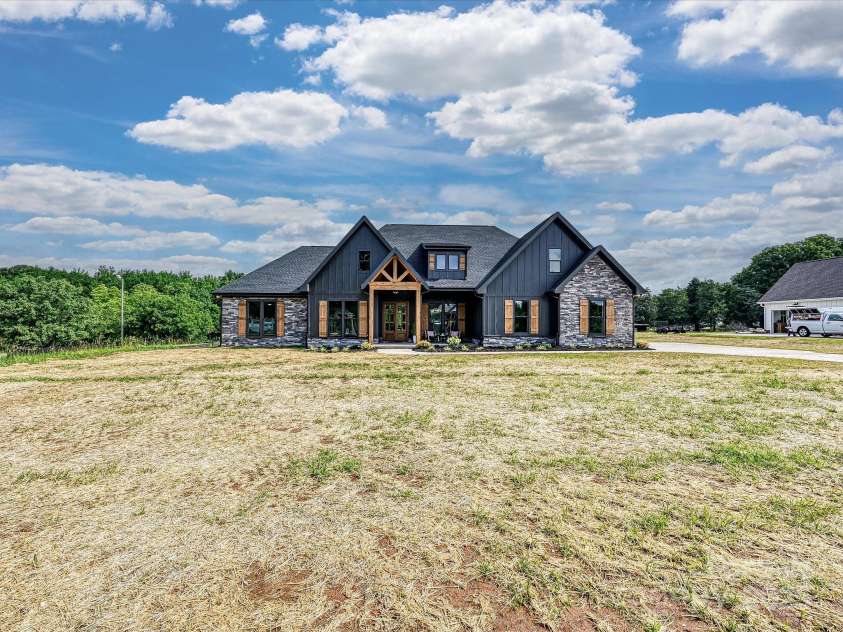 1172 Springlake Road, York, SC 29745.  MLS# CAR4261465, YatesRealty ID 16938. 