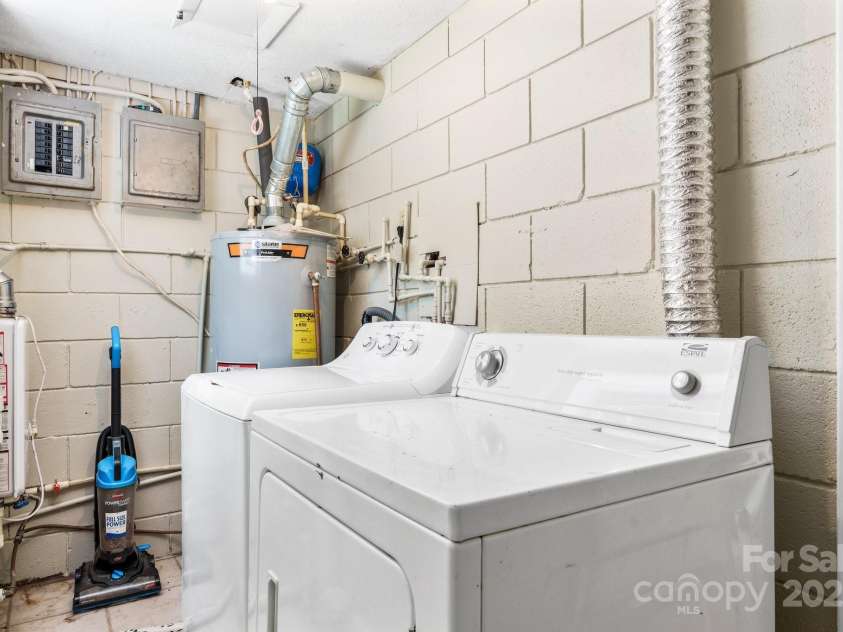 6256 Monford Drive, Conover, NC 28613.  MLS# CAR4261002, YatesRealty ID 16939. Laundry