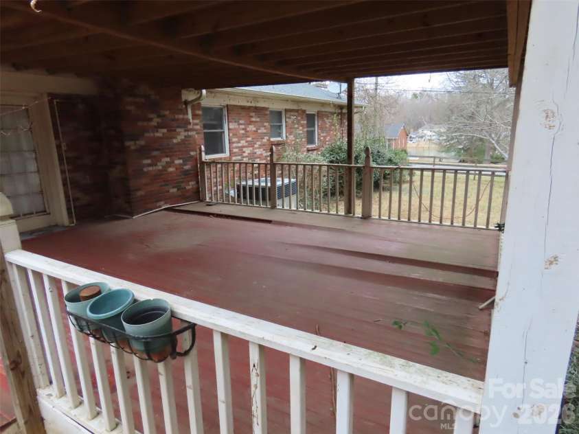 7636 Michael Drive, Charlotte, NC 28215.  MLS# CAR4341071, YatesRealty ID 1694. 