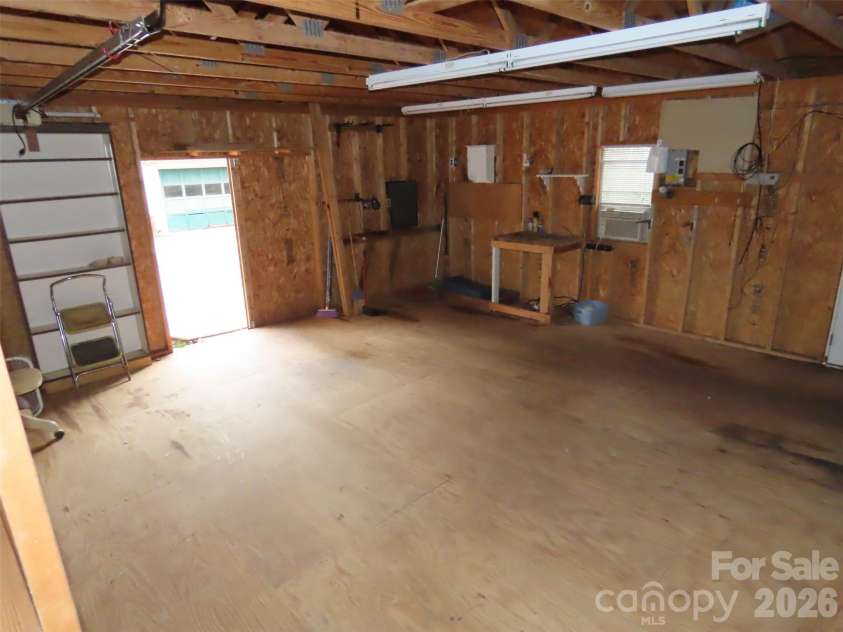 7636 Michael Drive, Charlotte, NC 28215.  MLS# CAR4341071, YatesRealty ID 1694. 