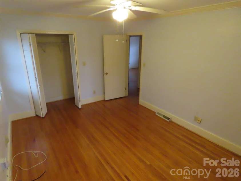 7636 Michael Drive, Charlotte, NC 28215.  MLS# CAR4341071, YatesRealty ID 1694. 