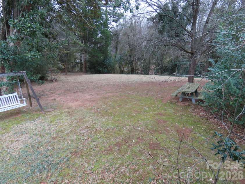 7636 Michael Drive, Charlotte, NC 28215.  MLS# CAR4341071, YatesRealty ID 1694. 