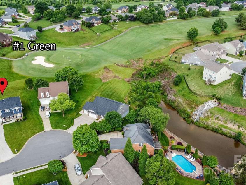 137 Tenth Green Court, Statesville, NC 28677.  MLS# CAR4289803, YatesRealty ID 16940. 