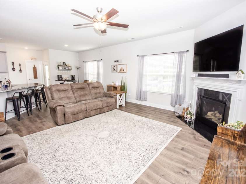 137 Tenth Green Court, Statesville, NC 28677.  MLS# CAR4289803, YatesRealty ID 16940. 