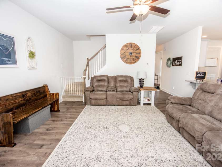 137 Tenth Green Court, Statesville, NC 28677.  MLS# CAR4289803, YatesRealty ID 16940. 