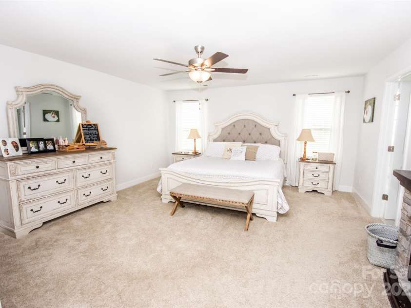 137 Tenth Green Court, Statesville, NC 28677.  MLS# CAR4289803, YatesRealty ID 16940. 