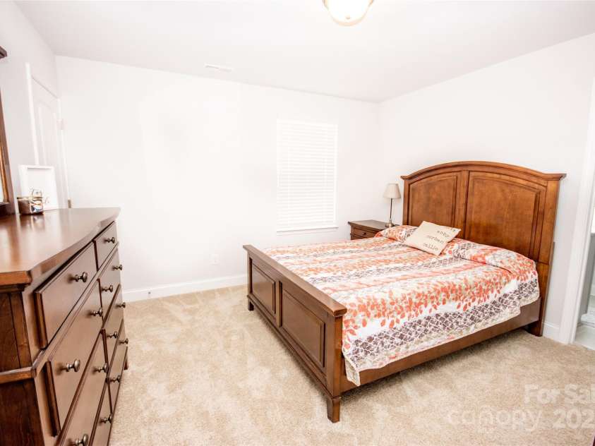 137 Tenth Green Court, Statesville, NC 28677.  MLS# CAR4289803, YatesRealty ID 16940. 