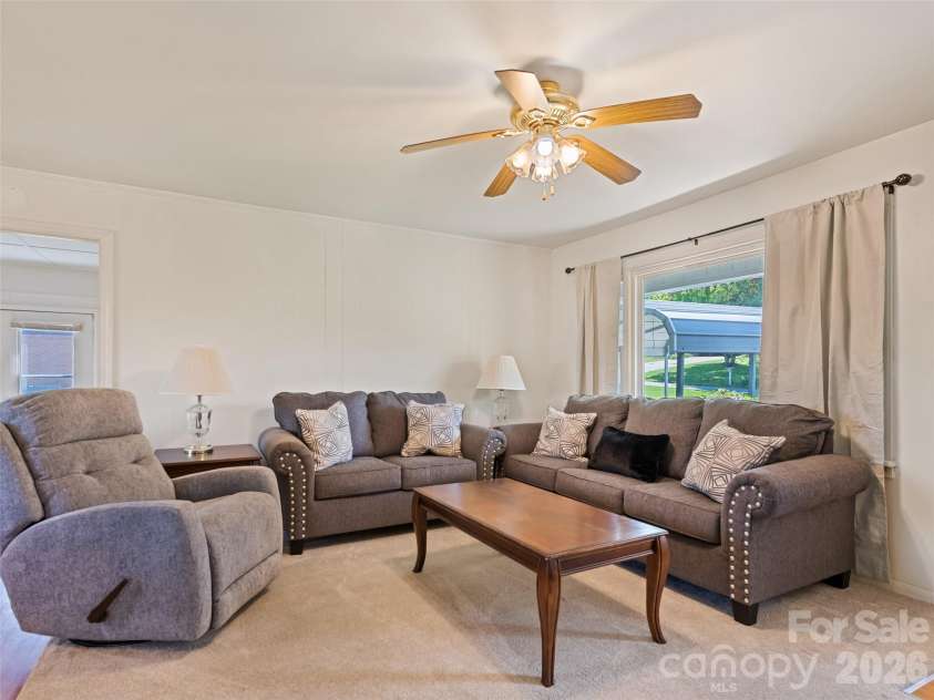 241 Grandview Circle, Waynesville, NC 28786.  MLS# CAR4375029, YatesRealty ID 16942. 