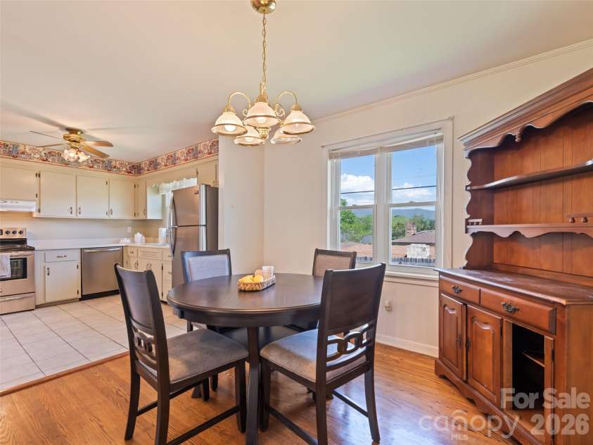241 Grandview Circle, Waynesville, NC 28786.  MLS# CAR4375029, YatesRealty ID 16942. 