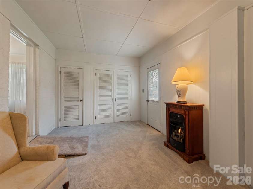 241 Grandview Circle, Waynesville, NC 28786.  MLS# CAR4375029, YatesRealty ID 16942. 