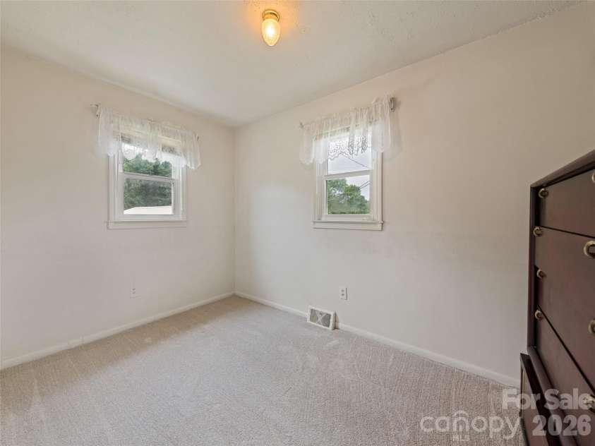 241 Grandview Circle, Waynesville, NC 28786.  MLS# CAR4375029, YatesRealty ID 16942. 
