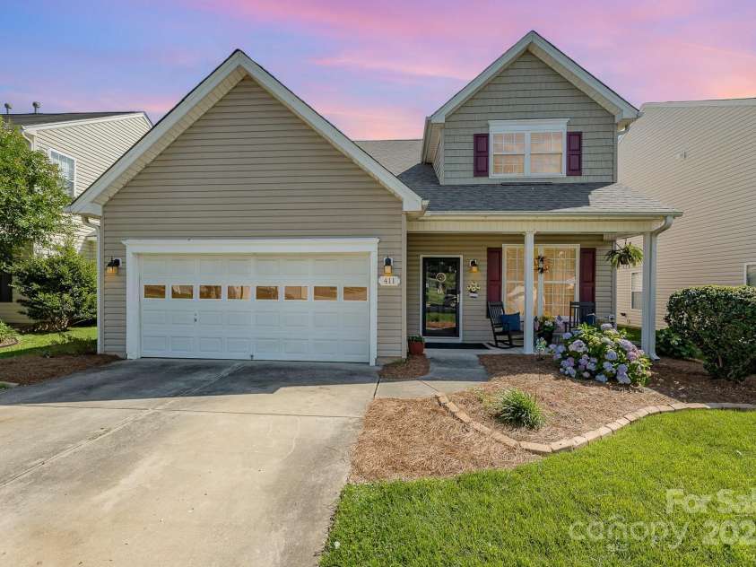 411 Summergate Drive, Winston Salem, NC 27103.  MLS# CAR4264420, YatesRealty ID 16942. 411 Summergate Dr-Your dream for a more balanced, worry free life starts right here.