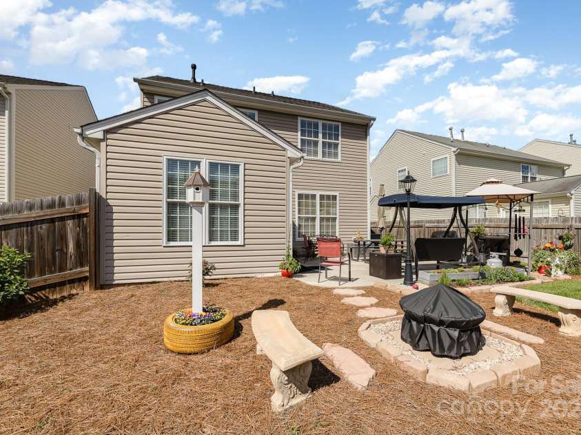411 Summergate Drive, Winston Salem, NC 27103.  MLS# CAR4264420, YatesRealty ID 16942. 