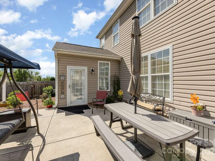 411 Summergate Drive, Winston Salem, NC 27103.  MLS# CAR4264420, YatesRealty ID 16942. Fenced yard for privacy and security.