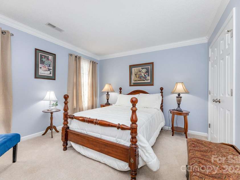 411 Summergate Drive, Winston Salem, NC 27103.  MLS# CAR4264420, YatesRealty ID 16942. Upstairs- 3rd Bedroom