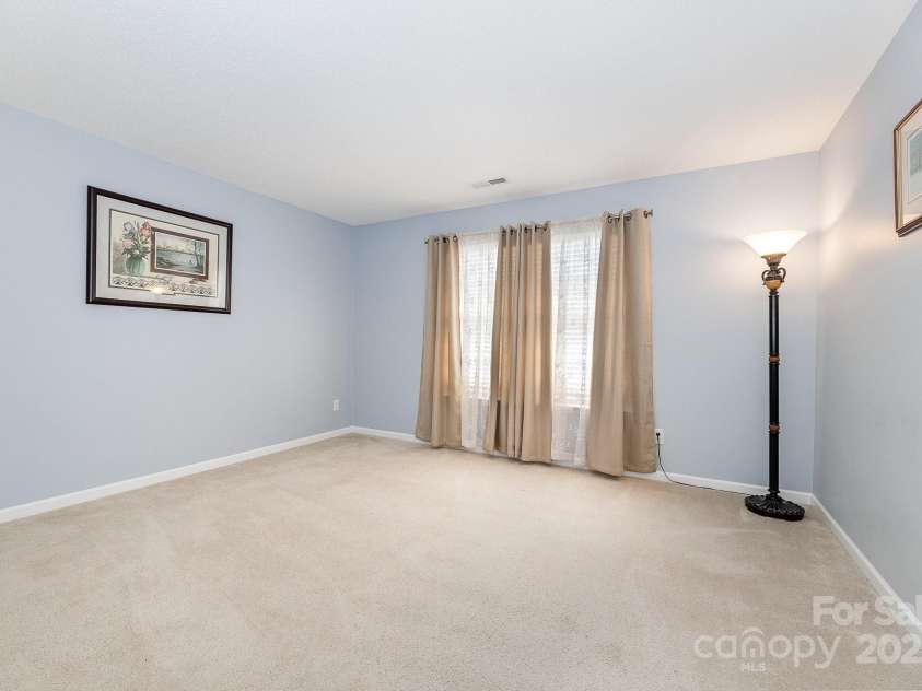 411 Summergate Drive, Winston Salem, NC 27103.  MLS# CAR4264420, YatesRealty ID 16942. Upstairs- 4th Bedroom