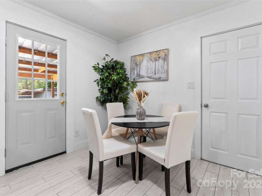 2401 Woodleaf Drive, Gastonia, NC 28052.  MLS# CAR4257882, YatesRealty ID 16943. Dining Area by the Kitchen