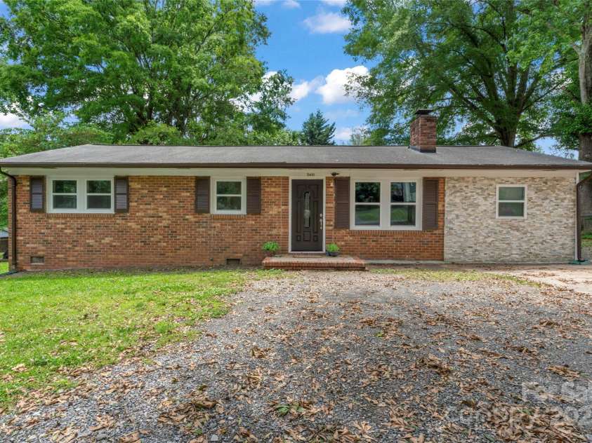 2401 Woodleaf Drive, Gastonia, NC 28052.  MLS# CAR4257882, YatesRealty ID 16943. Front