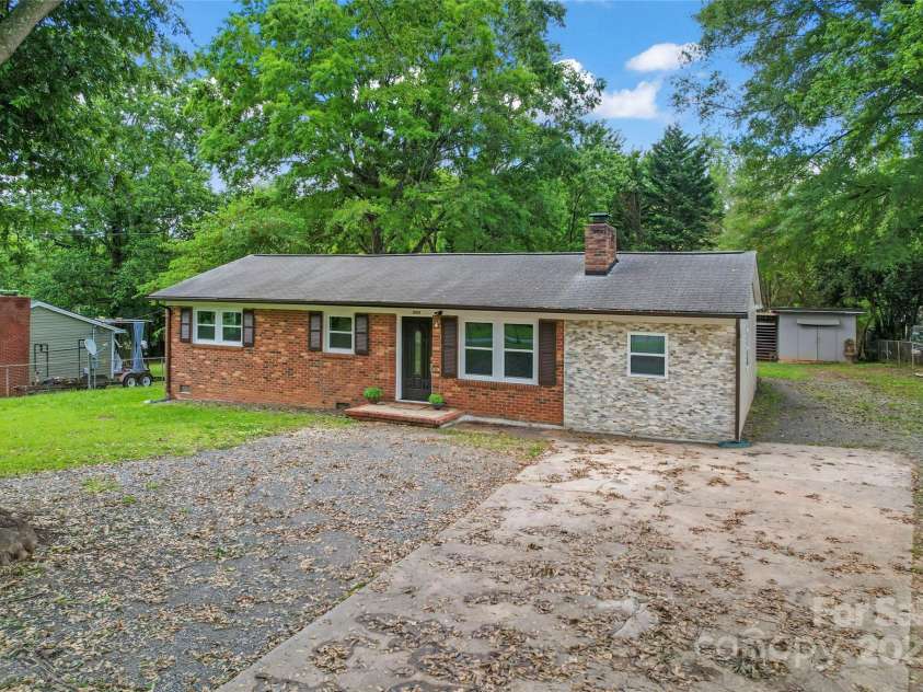 2401 Woodleaf Drive, Gastonia, NC 28052.  MLS# CAR4257882, YatesRealty ID 16943. Front