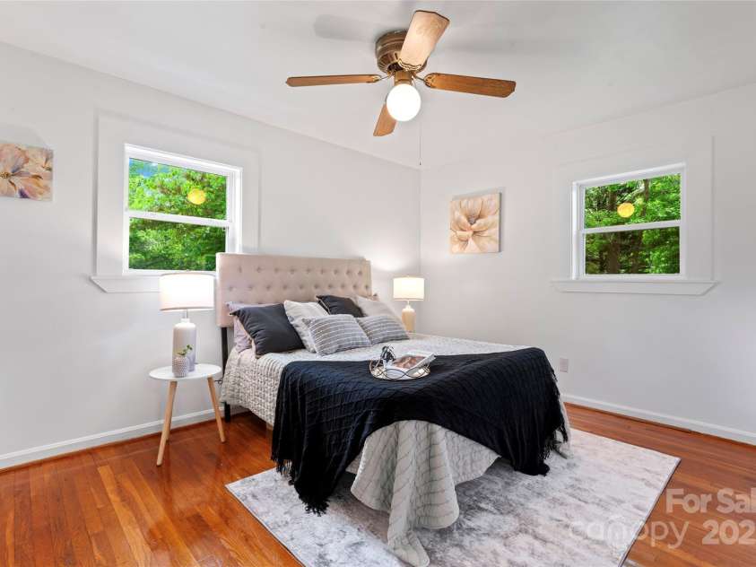 2401 Woodleaf Drive, Gastonia, NC 28052.  MLS# CAR4257882, YatesRealty ID 16943. Primary Bedroom