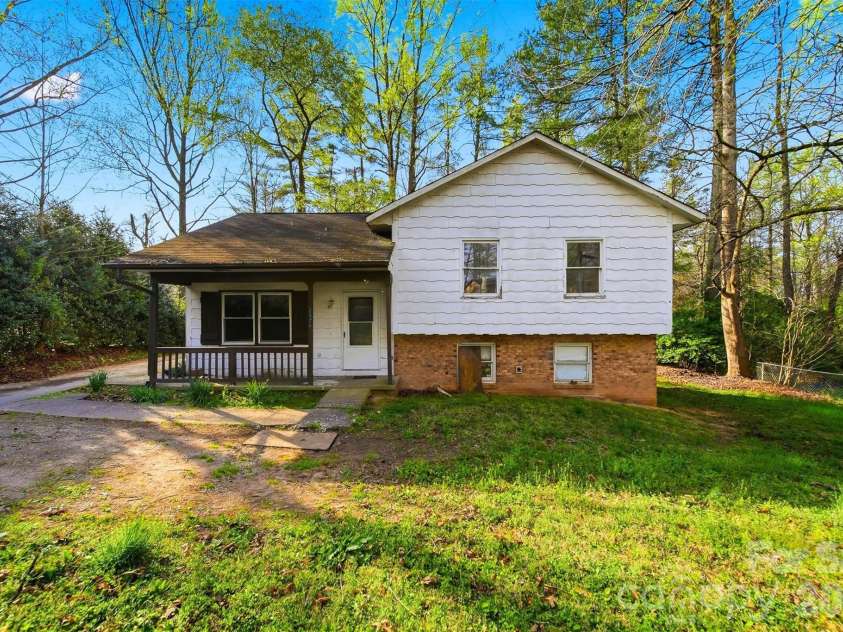2374 Gingercake Court, Lenoir, NC 28645.  MLS# CAR4365193, YatesRealty ID 16944. 