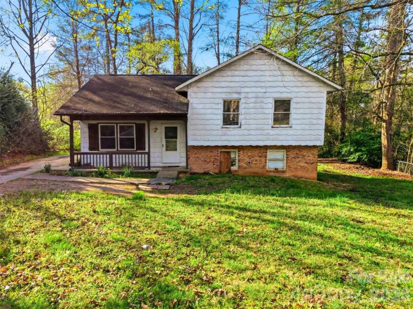 2374 Gingercake Court, Lenoir, NC 28645.  MLS# CAR4365193, YatesRealty ID 16944. 