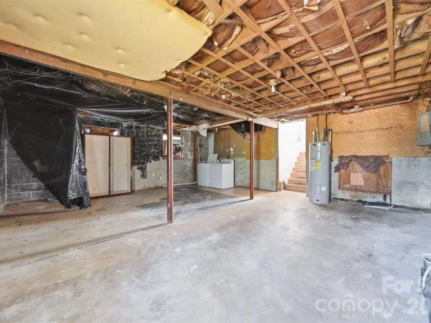 2374 Gingercake Court, Lenoir, NC 28645.  MLS# CAR4365193, YatesRealty ID 16944. 