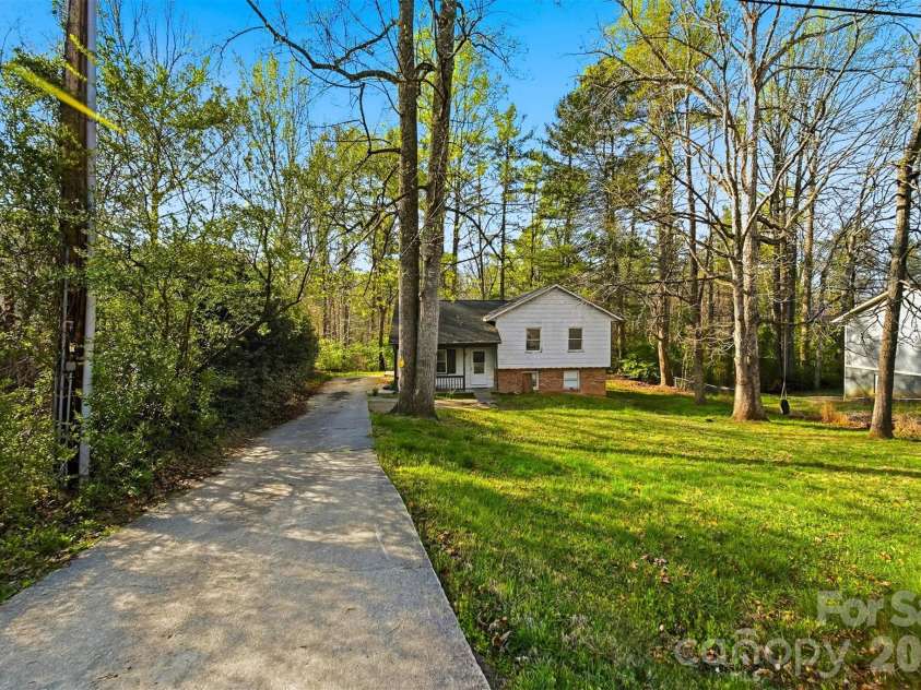 2374 Gingercake Court, Lenoir, NC 28645.  MLS# CAR4365193, YatesRealty ID 16944. 
