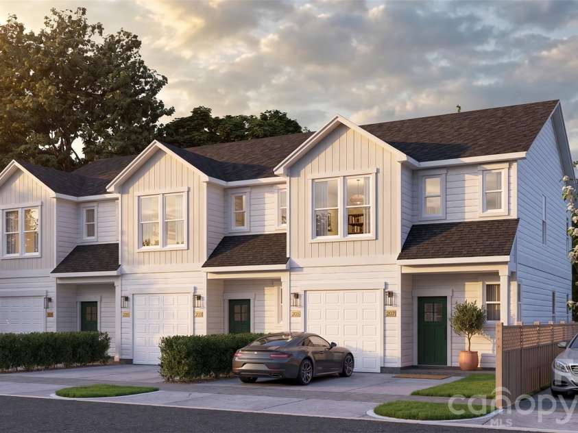 1013 Caldwell Street, Statesville, NC 28677.  MLS# CAR4376438, YatesRealty ID 16945. 