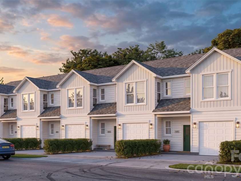 1013 Caldwell Street, Statesville, NC 28677.  MLS# CAR4376438, YatesRealty ID 16945. 