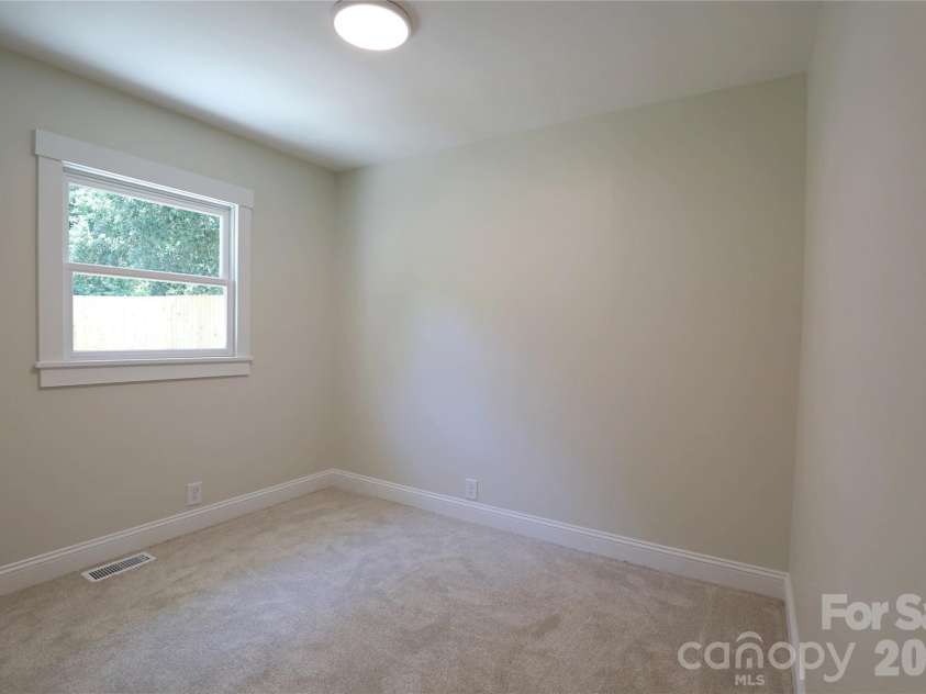 5107 Auburndale Road, Charlotte, NC 28205.  MLS# CAR4371074, YatesRealty ID 16946. Office/Flex zone