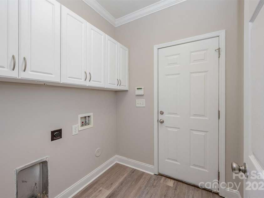 1033 Marguerite Drive, Lowell, NC 28098.  MLS# CAR4250260, YatesRealty ID 16947. 