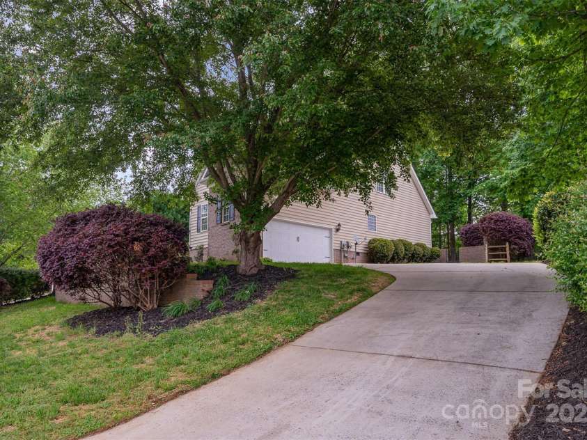 1033 Marguerite Drive, Lowell, NC 28098.  MLS# CAR4250260, YatesRealty ID 16947. 