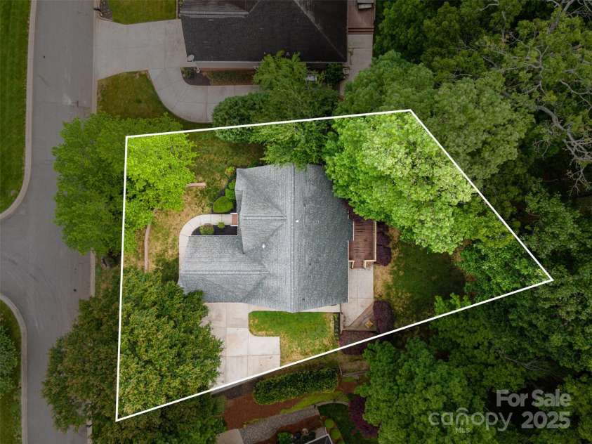 1033 Marguerite Drive, Lowell, NC 28098.  MLS# CAR4250260, YatesRealty ID 16947. Lot lines are approximate