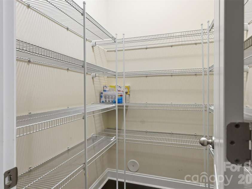 962 Treasure Court, Fort Mill, SC 29708.  MLS# CAR4358707, YatesRealty ID 16948. Walk-in pantry