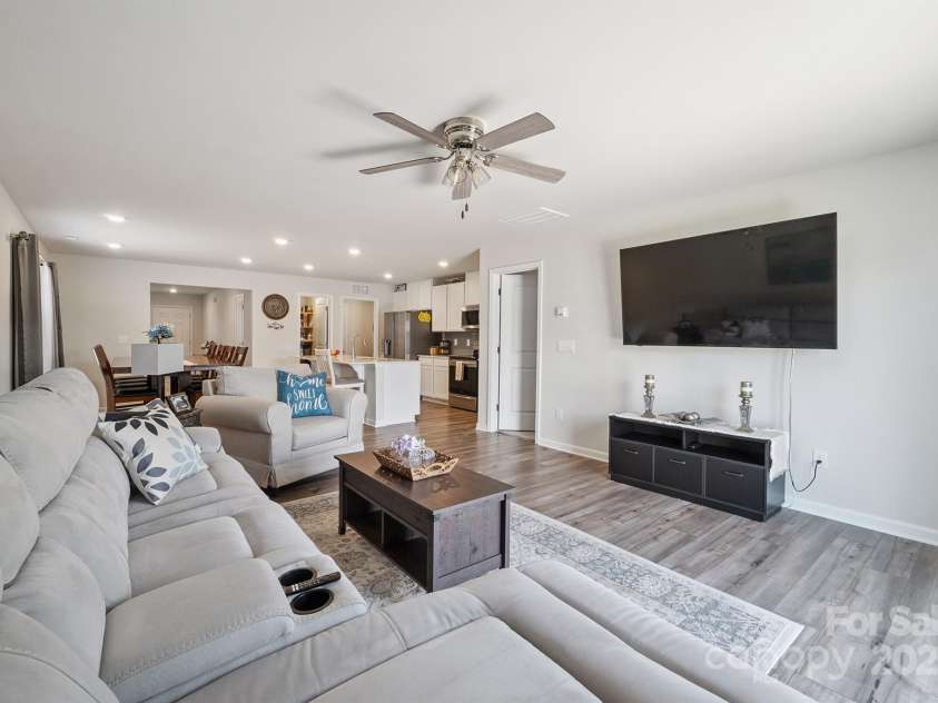 2754 Legacy Ridge Lane, Catawba, NC 28609.  MLS# CAR4283022, YatesRealty ID 16949. 