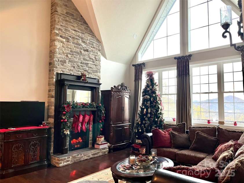 114 Nesting Ridge, Waynesville, NC 28785.  MLS# CAR4306993, YatesRealty ID 1695. 