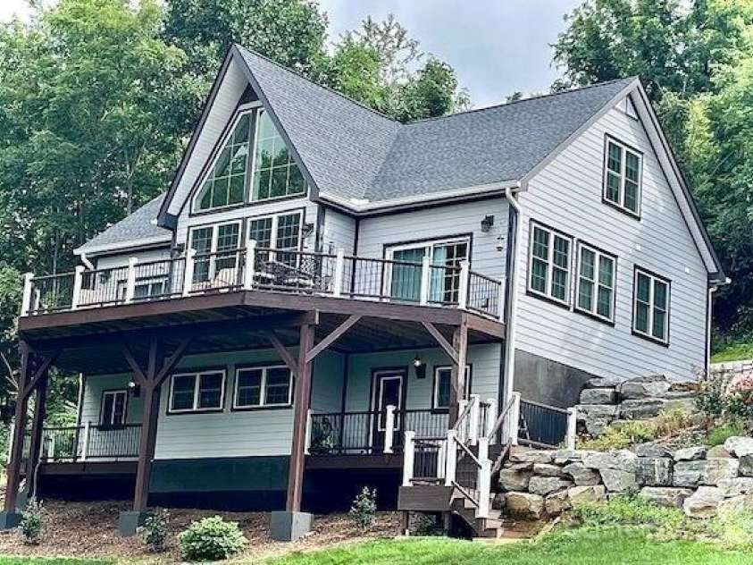 114 Nesting Ridge, Waynesville, NC 28785.  MLS# CAR4306993, YatesRealty ID 1695. 