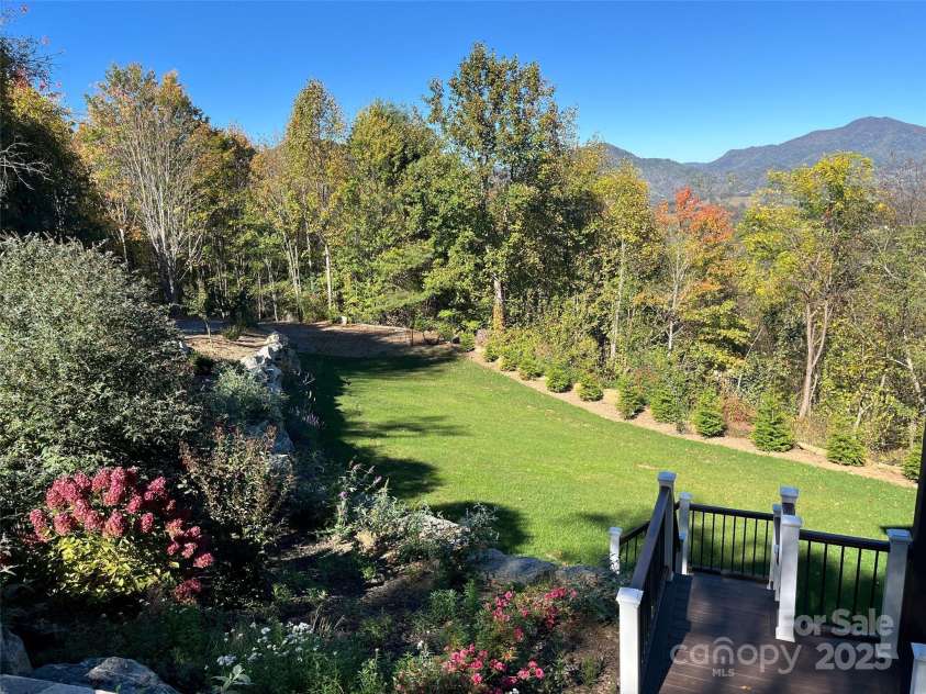 114 Nesting Ridge, Waynesville, NC 28785.  MLS# CAR4306993, YatesRealty ID 1695. 