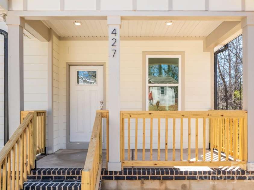 427 Queens Court, Gastonia, NC 28052.  MLS# CAR4228766, YatesRealty ID 1695. 