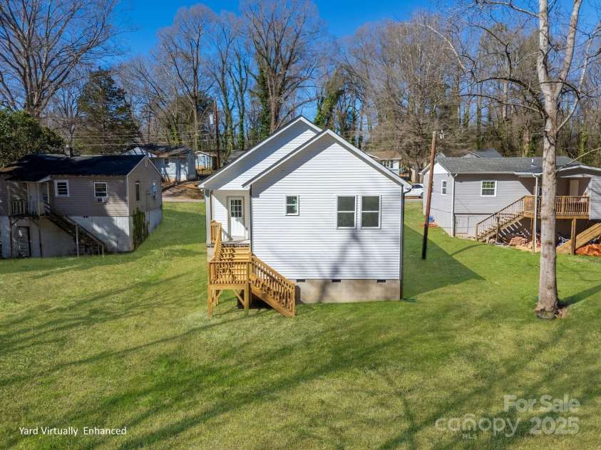 427 Queens Court, Gastonia, NC 28052.  MLS# CAR4228766, YatesRealty ID 1695. 