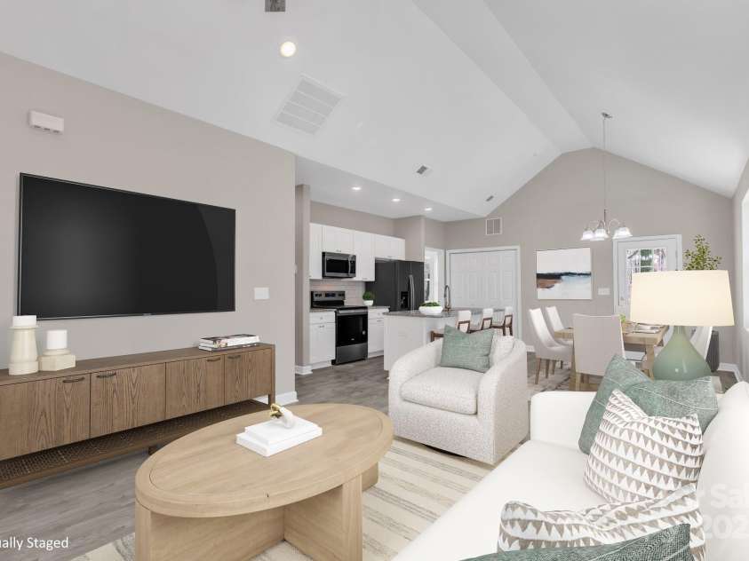 427 Queens Court, Gastonia, NC 28052.  MLS# CAR4228766, YatesRealty ID 1695. 