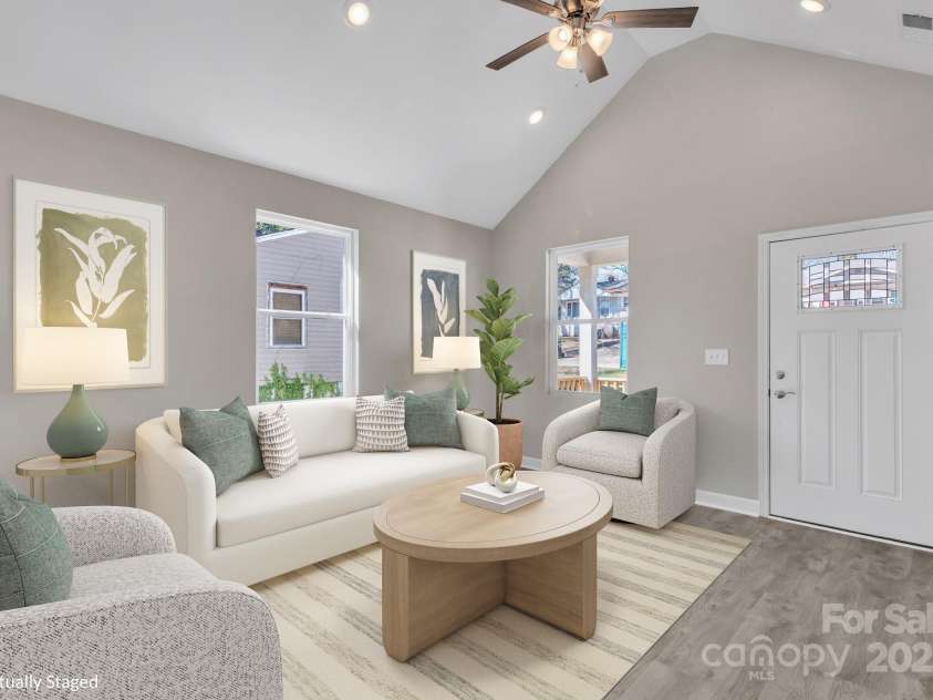 427 Queens Court, Gastonia, NC 28052.  MLS# CAR4228766, YatesRealty ID 1695. 