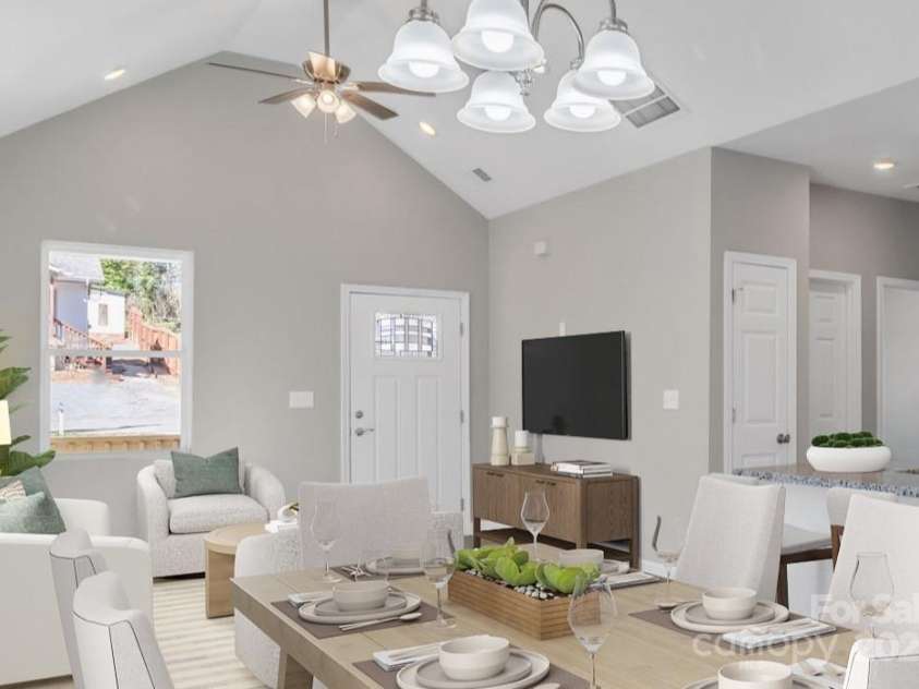 427 Queens Court, Gastonia, NC 28052.  MLS# CAR4228766, YatesRealty ID 1695. 