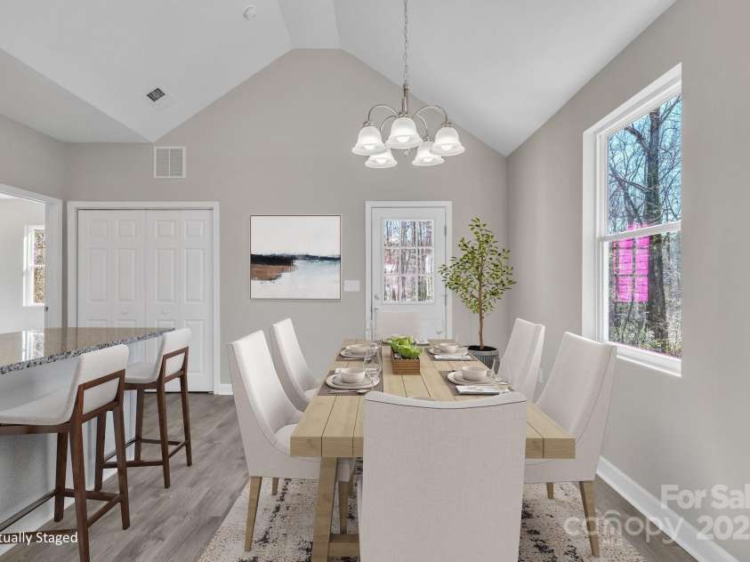 427 Queens Court, Gastonia, NC 28052.  MLS# CAR4228766, YatesRealty ID 1695. 