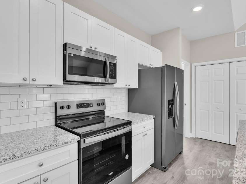 427 Queens Court, Gastonia, NC 28052.  MLS# CAR4228766, YatesRealty ID 1695. 